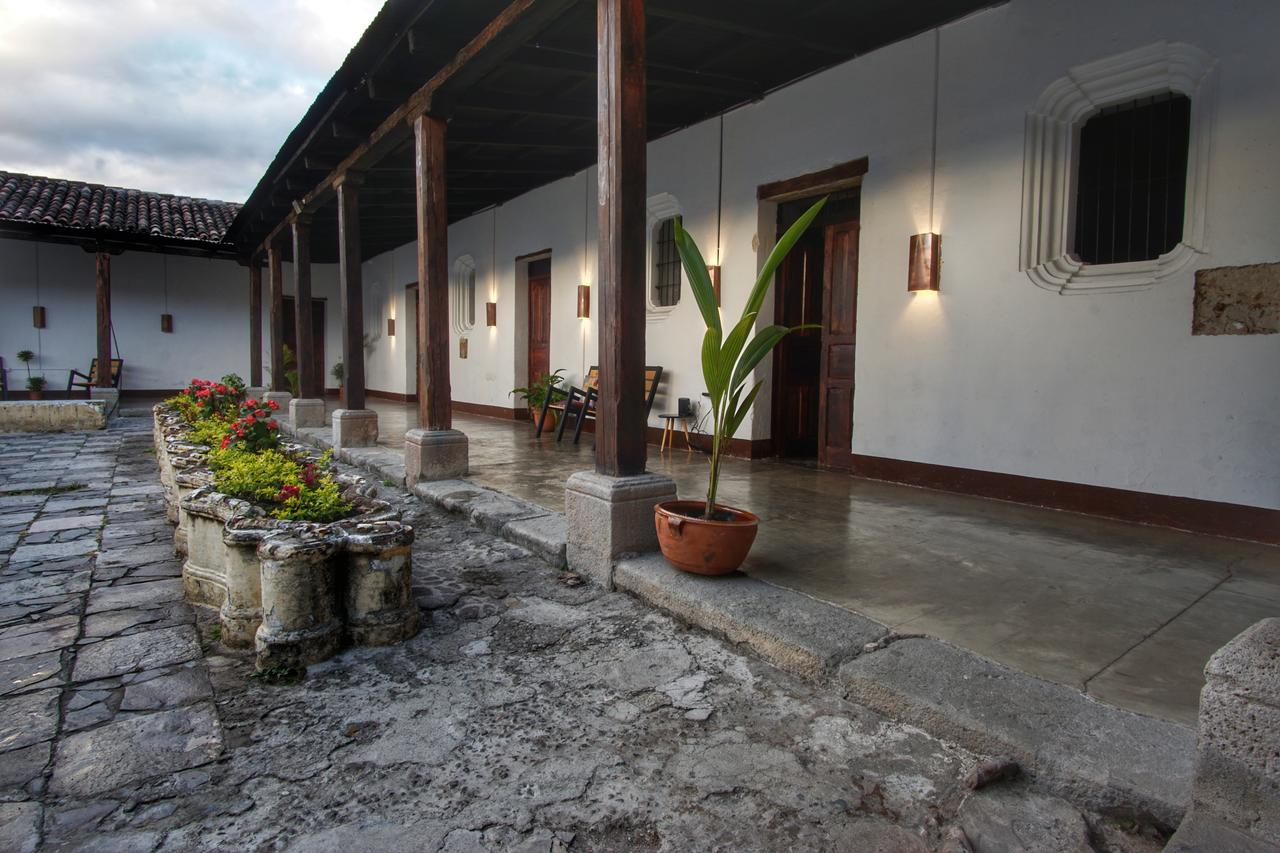 Lemon Tree Hostel Antigua Exterior photo
